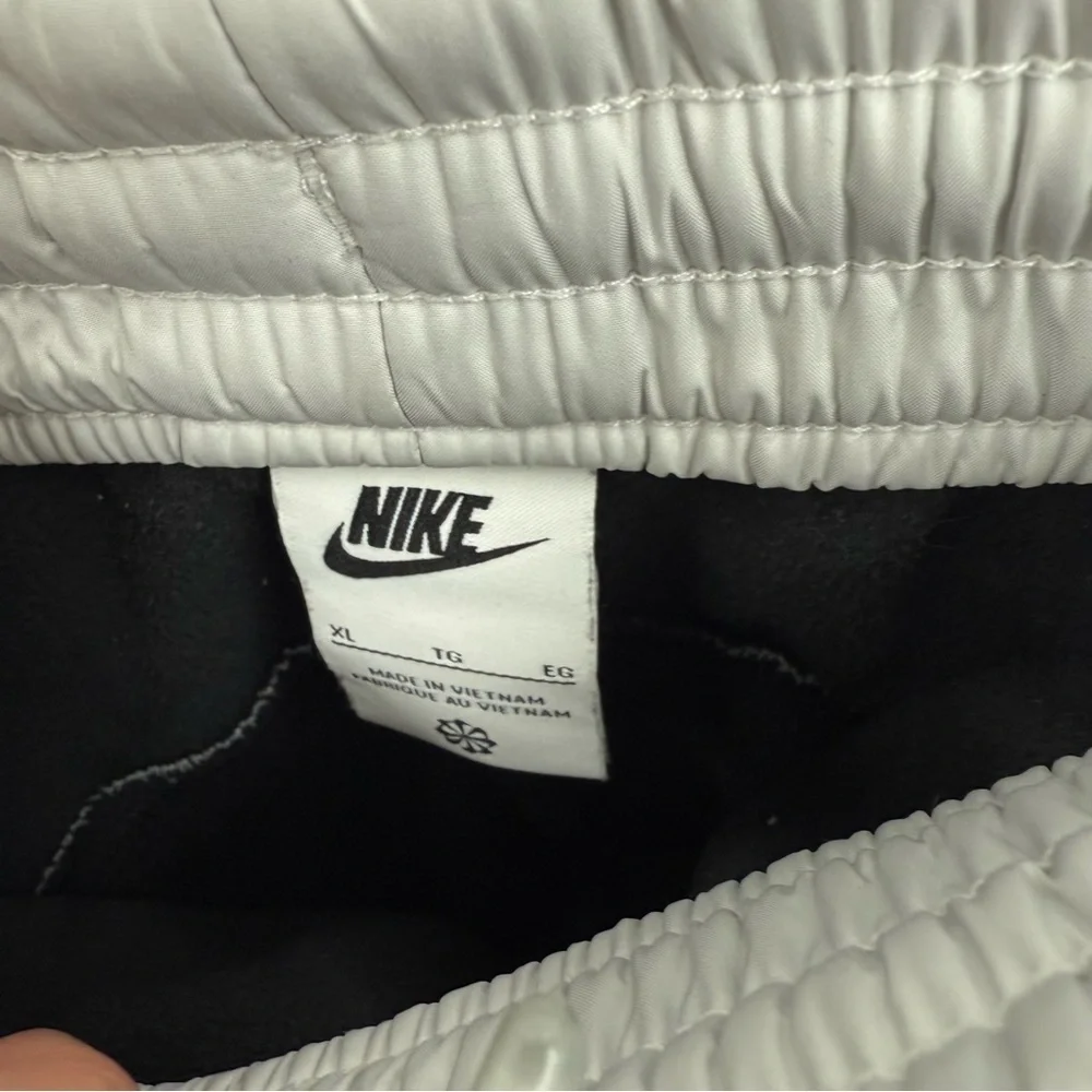 Nike sportswear thunder